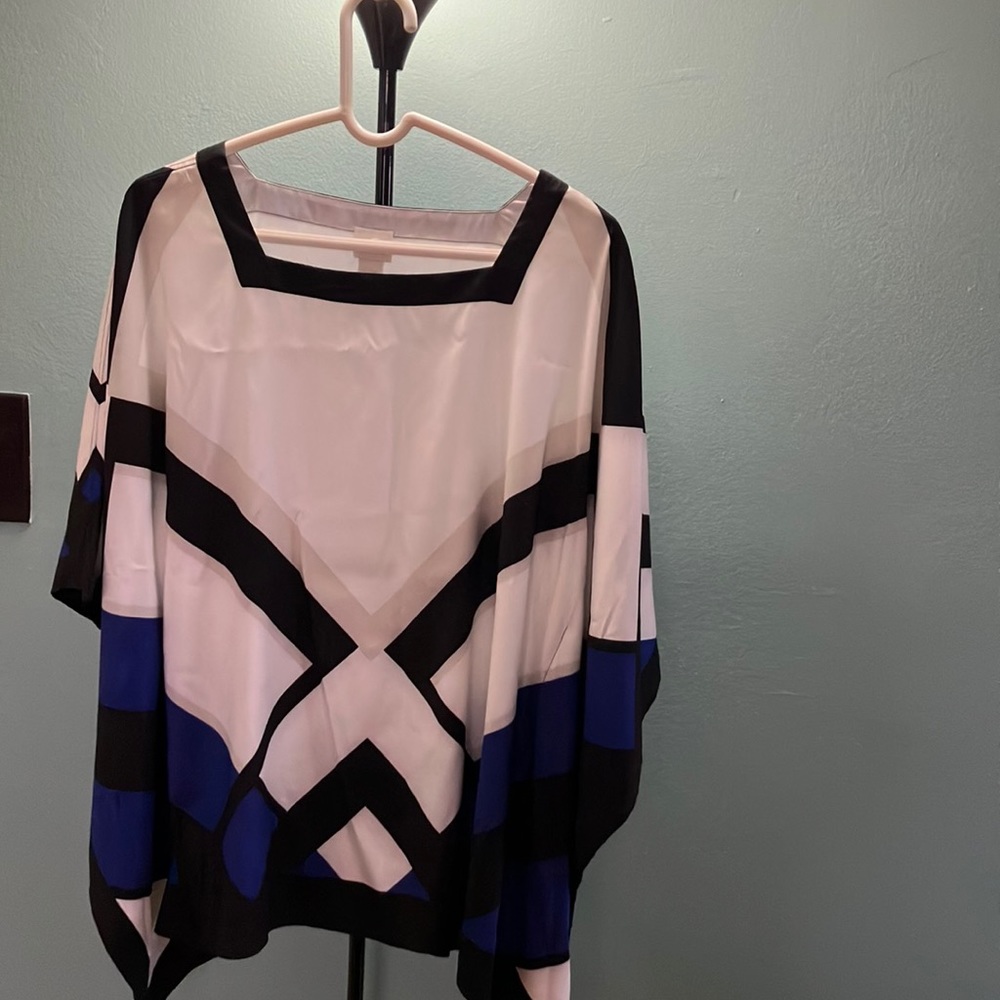 Size s/m black white and blue color